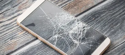 Búcsú a hajszálrepedésektől: törhetetlen üvegből készül az iPhone 11 kijelzője Búcsú a hajszálrepedésektől: törhetetlen üvegből készül az iPhone 11 kijelzője
