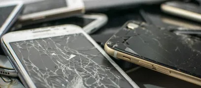 Egy új iPhone árába kerülhet a Mate X kijelzőjének javítása Egy új iPhone árába kerülhet a Mate X kijelzőjének javítása