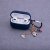 Sötétkék AirPods 4 tok ANC-vel és medállal - 3. kép
