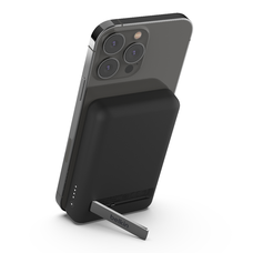 Belkin BOOSTCHARGE Mágneses Vezeték Nélküli Power Bank kitámasztóval 5,000mAh - Fekete