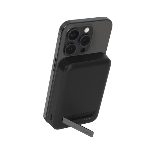 Belkin BOOSTCHARGE PRO 8k Qi2 MagSafe Kompatibilis Powerbank kitámasztóval - Fekete,