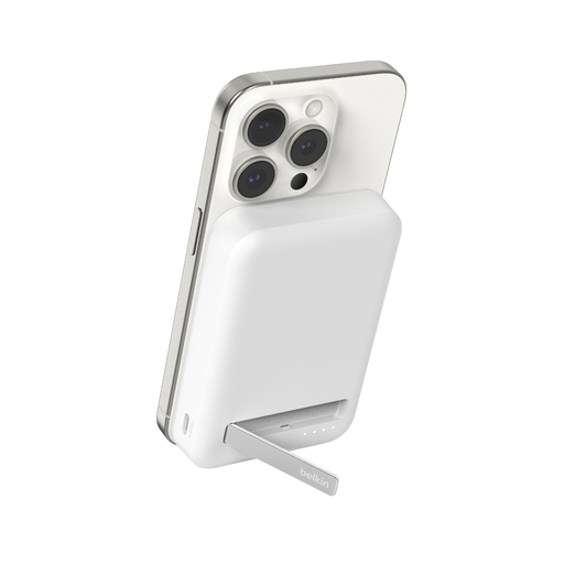 Belkin BOOSTCHARGE PRO 8k Qi2 MagSafe Kompatibilis Hordozható Töltő Kitámasztóval - Fehér