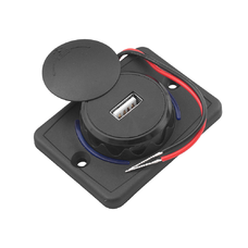 Süllyesztett alacsony profilú autós töltő fedéllel: USB-A 5V/2.4A, bemenet: 12V/24V
