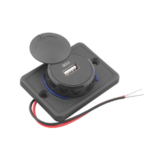 Süllyesztett alacsony profilú autós töltő fedéllel kifelé: USB-A QC3.0, be: 12V/24V